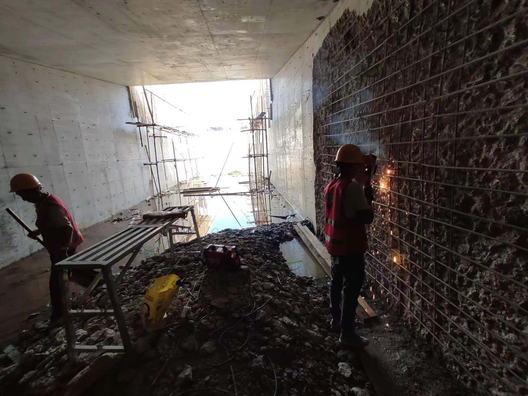漳州挖断承重墙导致楼体开裂，加固施工方案出炉